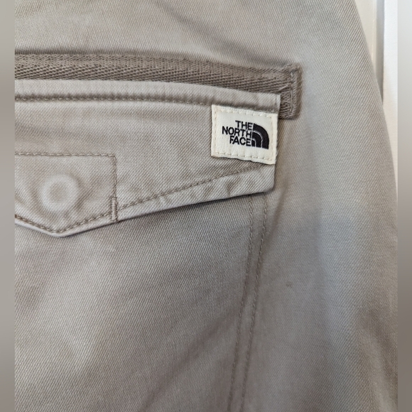 The North Face Convertible Hiking Utility Pant / Capri - Picture 4 of 14